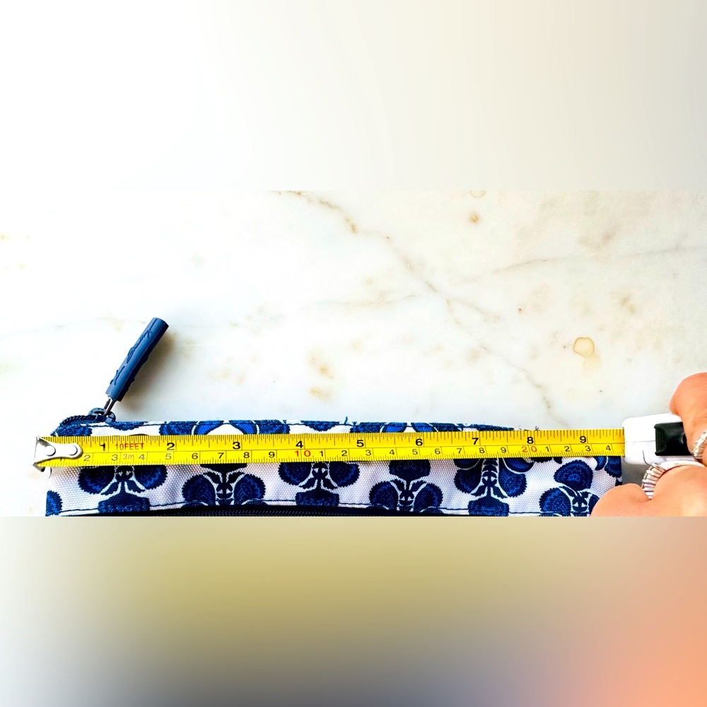 New, Vera Bradley Cosmetic Case - Picture 5 of 6